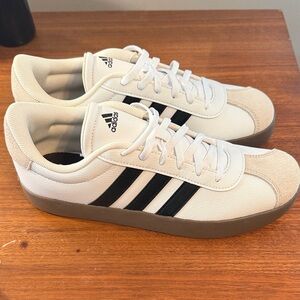 NWT Big Kid Adidas VL Court 3.0 K Skateboarding Shoes Sneakers
